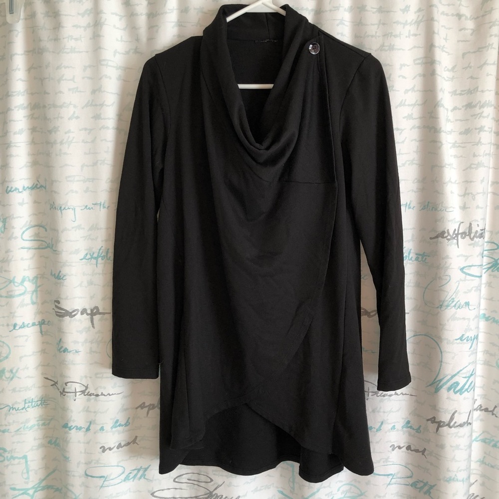 Black wrap with button